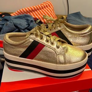 Nature Breeze Gold Platform Sneakers 5.5